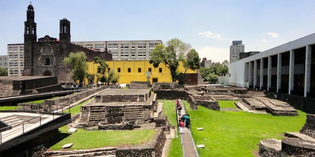 image datos de la zona arqueologica de tlatelolco 1200x600 1