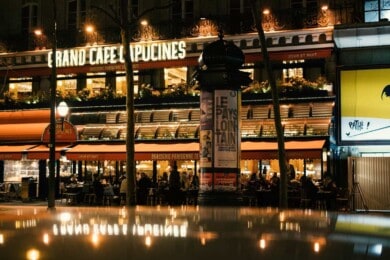 Francia establece el pasaporte sanitario para asistir a espacios culturales a partir de esta semana