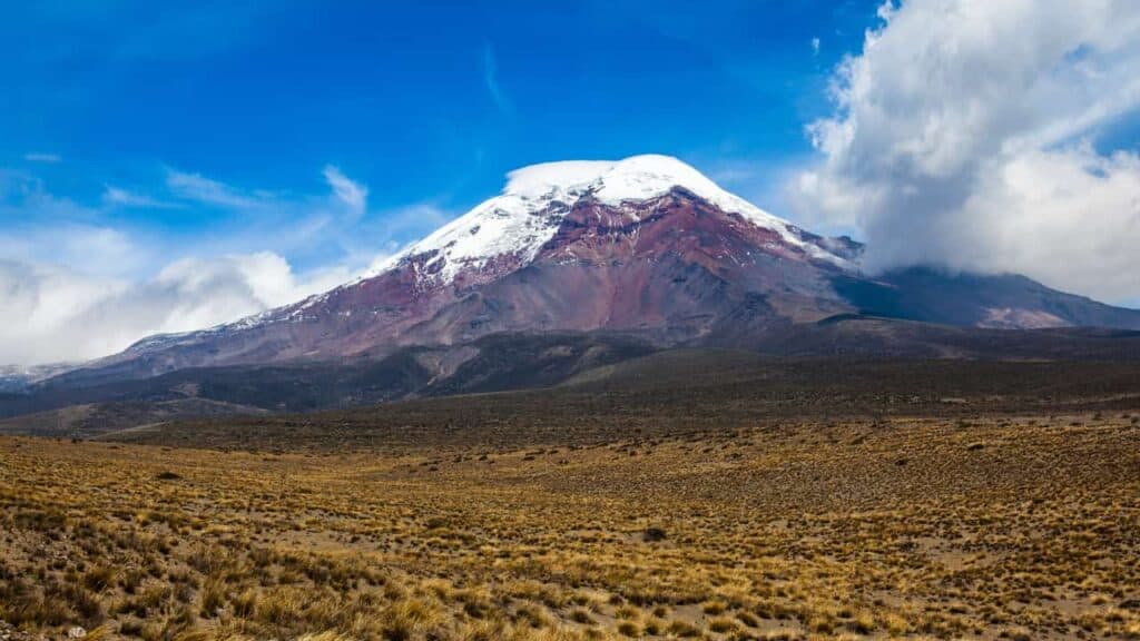 image sierra ecuatoriana lugares para conocer en la sierra ecuatoriana Volcan Chimborazo