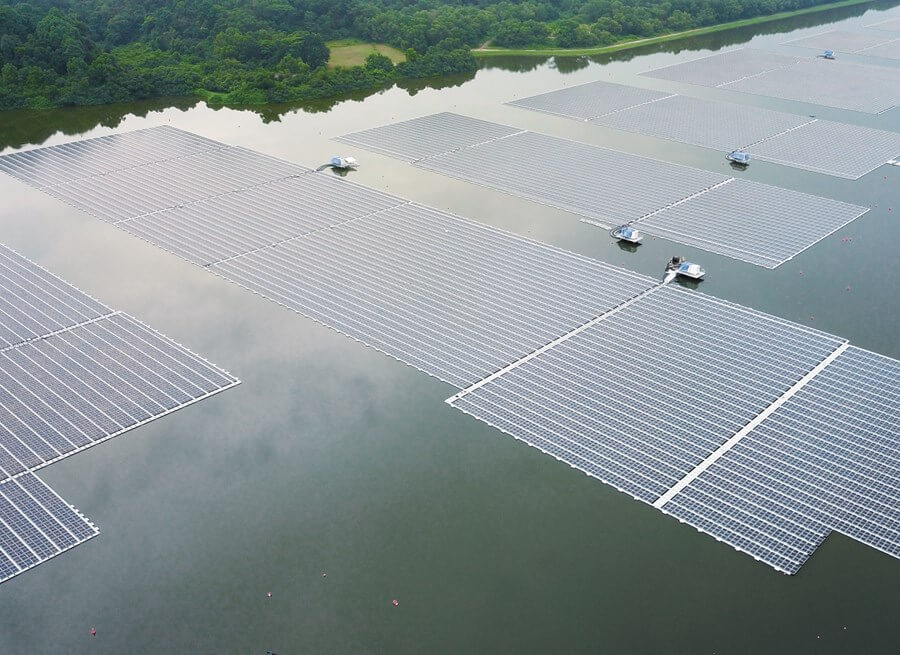 Singapur abre una granja solar flotante de 122.000 paneles