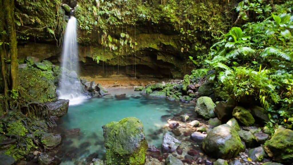 image Cómo llegar a Dominica que hacer en dominica 2