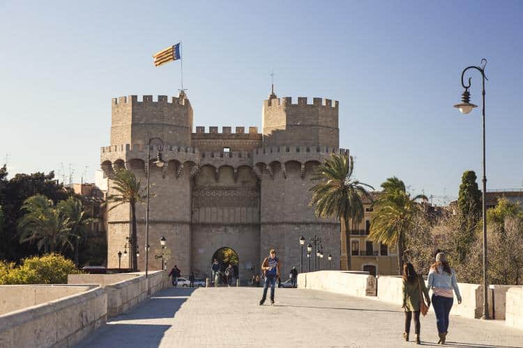 Lugares de Valencia que no te puedes perder: Torres de Serrano