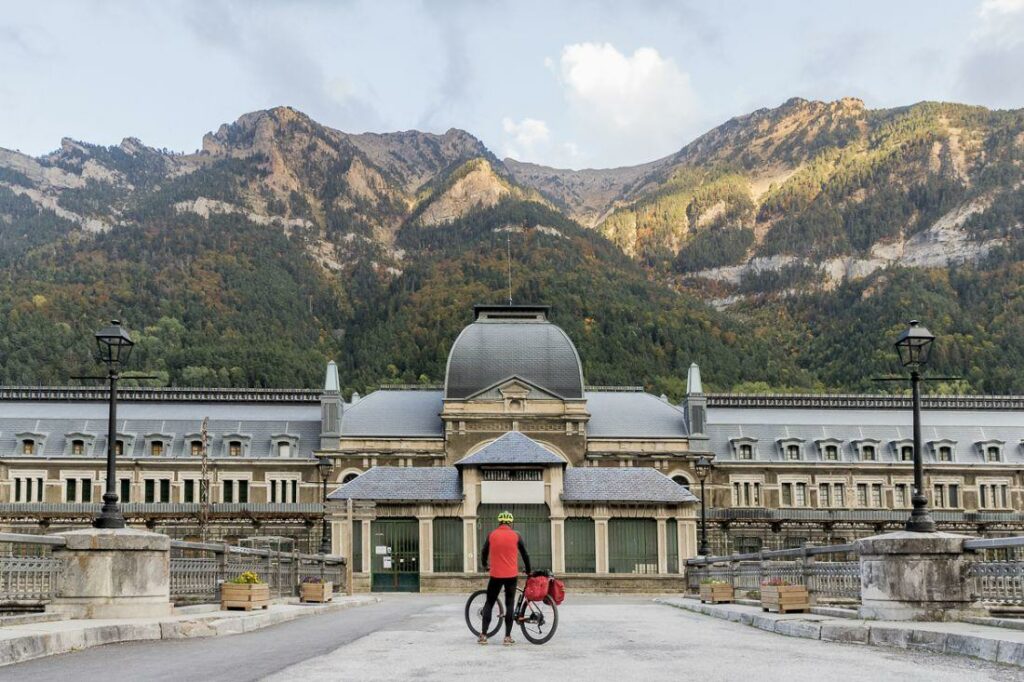 La Estación Internacional de Ferrocarril de Canfranc se convertirá en un hotel de cinco estrellas