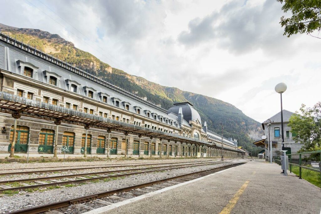 image Estación Internacional de Ferrocarril de Canfranc Estacion Internacional de Ferrocarril de Canfranc se convertira en hotel cinco estrellas 4