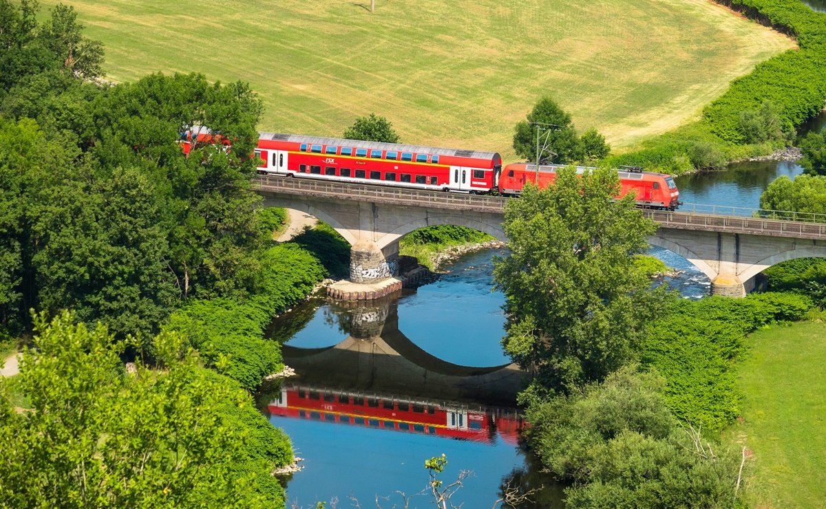 Este tren con vagones de 1940 te llevará a beber whisky en Estados Unidos durante un recorrido de 36 millas-5