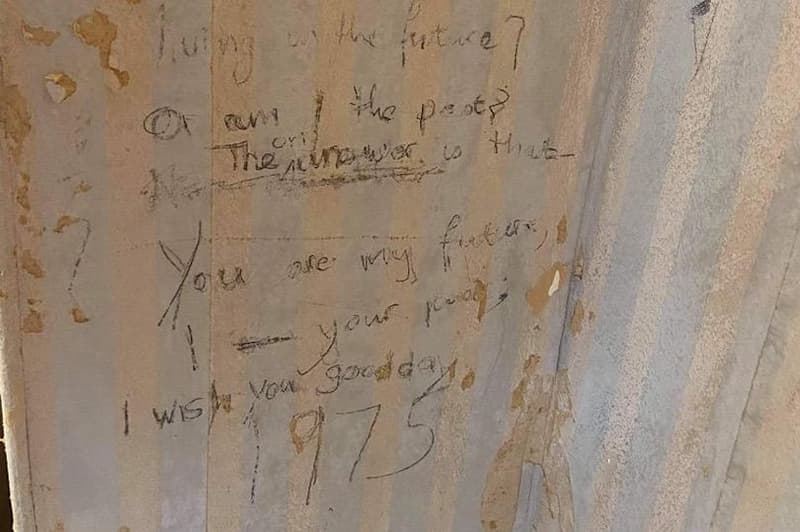 Poema de hace 45 años escrito en la pared 