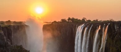 Turistas vacunados contra el COVID-19 ya pueden visitar nuevamente las Cataratas Victoria, en Zimbabue