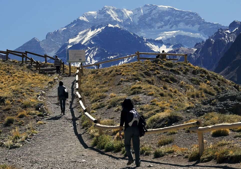 Imágenes satelitales revelan que la capa de nieve de la Cordillera de los Andes ha retrocedido en numerosos lugares en el transcurso del último año