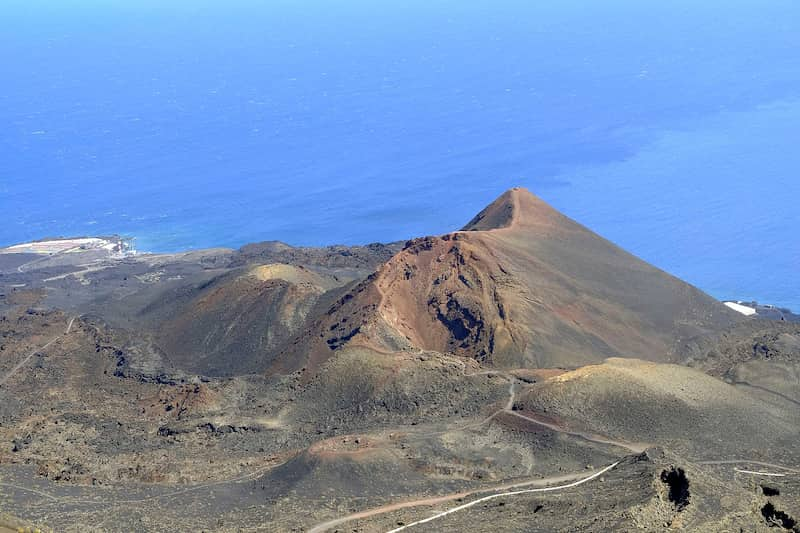 Alerta por posible erupción volcánica de un volcán de La Palma (1)