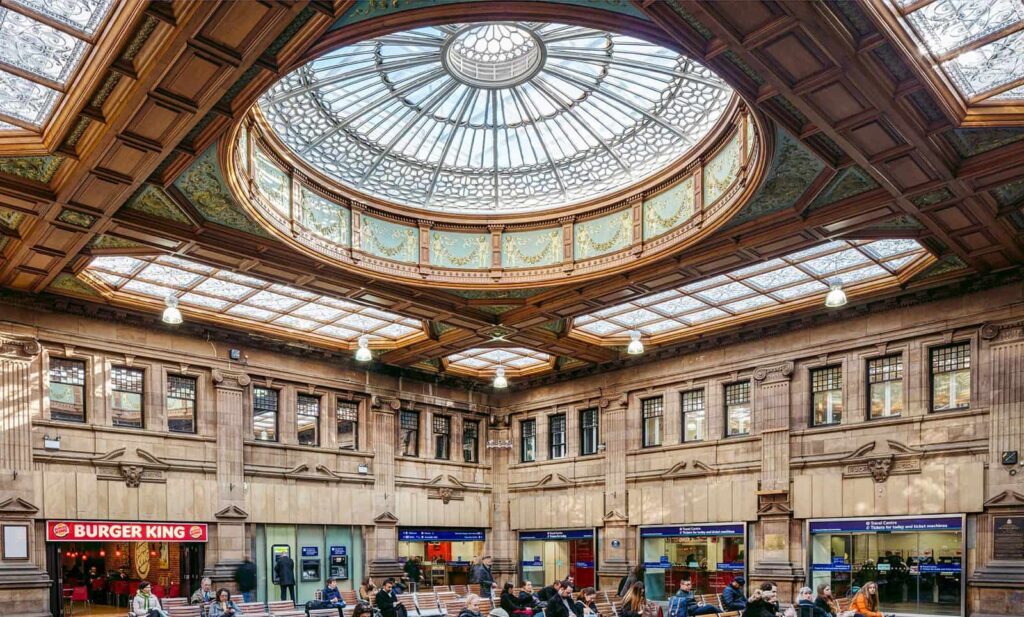 image Lumo Edinburgh Waverley station e1557840628256