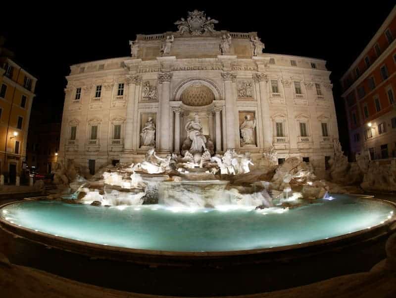 Fontana de Trevi de noche