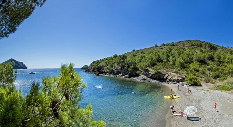 Mejores calas de la Costa Brava - Cala Calis