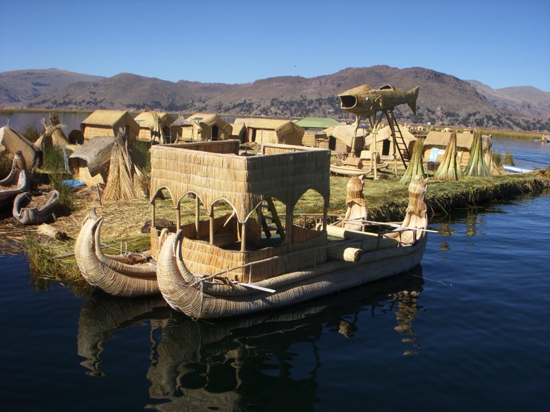 image pueblos de perú Photo Floating Islands Puno Peru