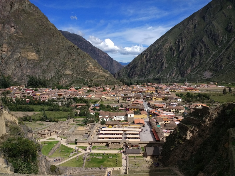 image pueblos de perú Town of Ollantaytambo