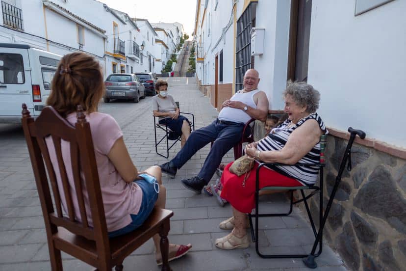 Un pueblo de Cádiz busca que las charlas a la fresca sean declaradas Patrimonio Inmaterial de la Humanidad por la UNESCO