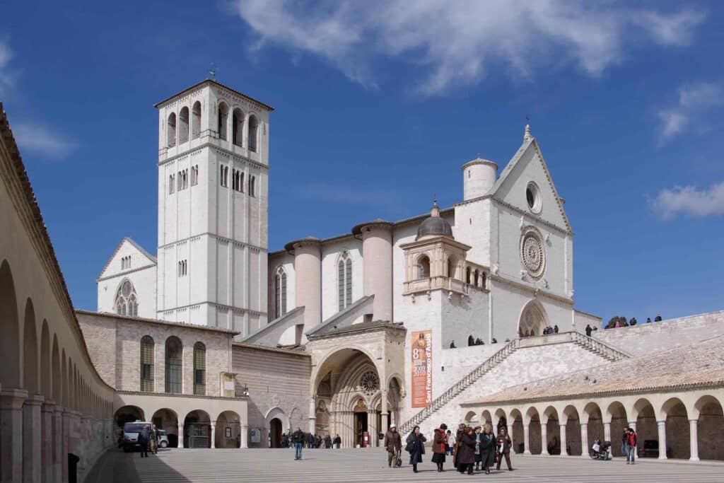 image región de Italia basilica de san francisco de asis italia