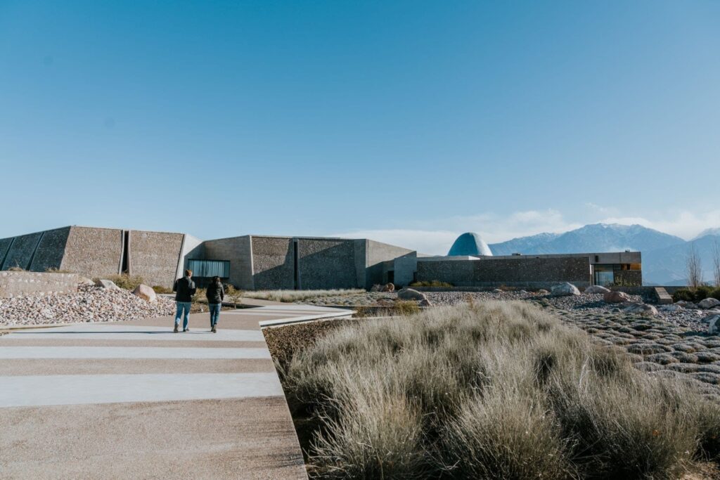 image visitar Argentina visitar zuccardi valle de uco mejor bodega del mundo