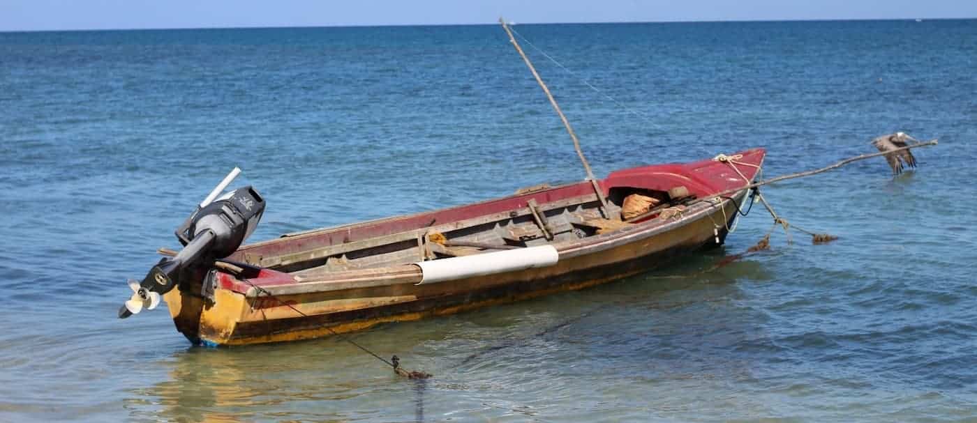 Dos hombres naufragaron en bote por casi 1 mes y aseguraron que fue "una buena pausa de todo"