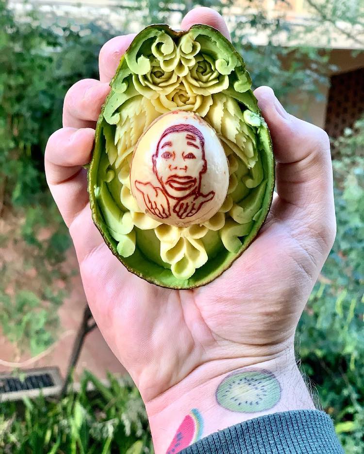 image aguacates Este artista italiano convierte los aguacates en obras maestras tras tallarlos con diferentes formas 12