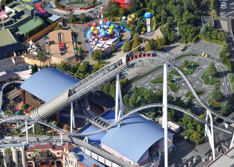 Montaña rusa atascada en Universal Studios Japan