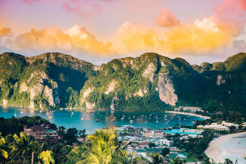 Tailandia recibirá a turistas vacunados de 46 países desde Noviembre