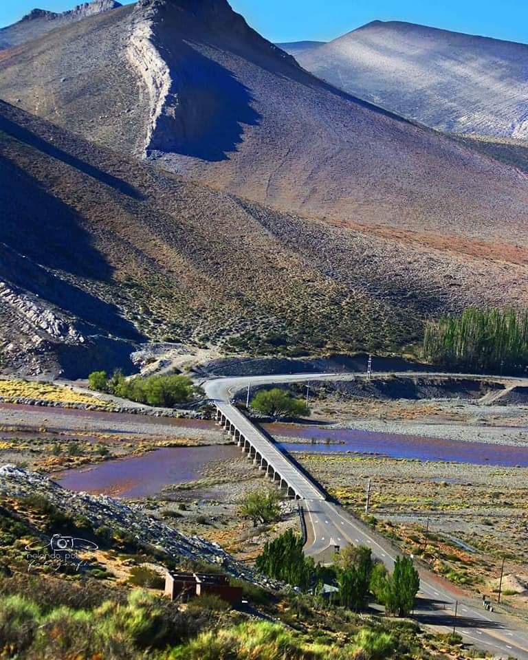 image ruta 40 rio grande bardas blancas mendoza Viaje geologico por la ruta 40