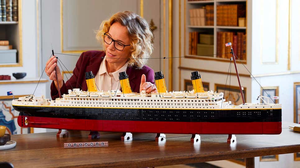 titanic lego