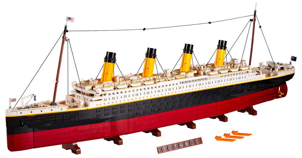 titanic lego