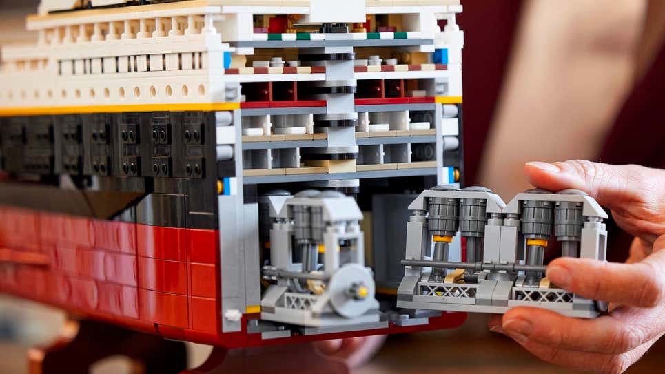 titanic lego