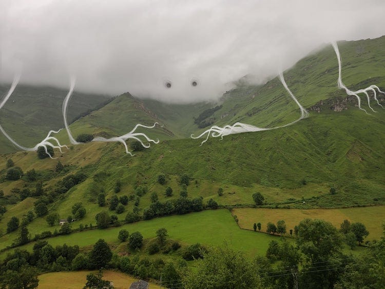 image nubes Artista disena criaturas ilustradas hechas de nubes que invaden paisajes como si fueran fantasmas 1