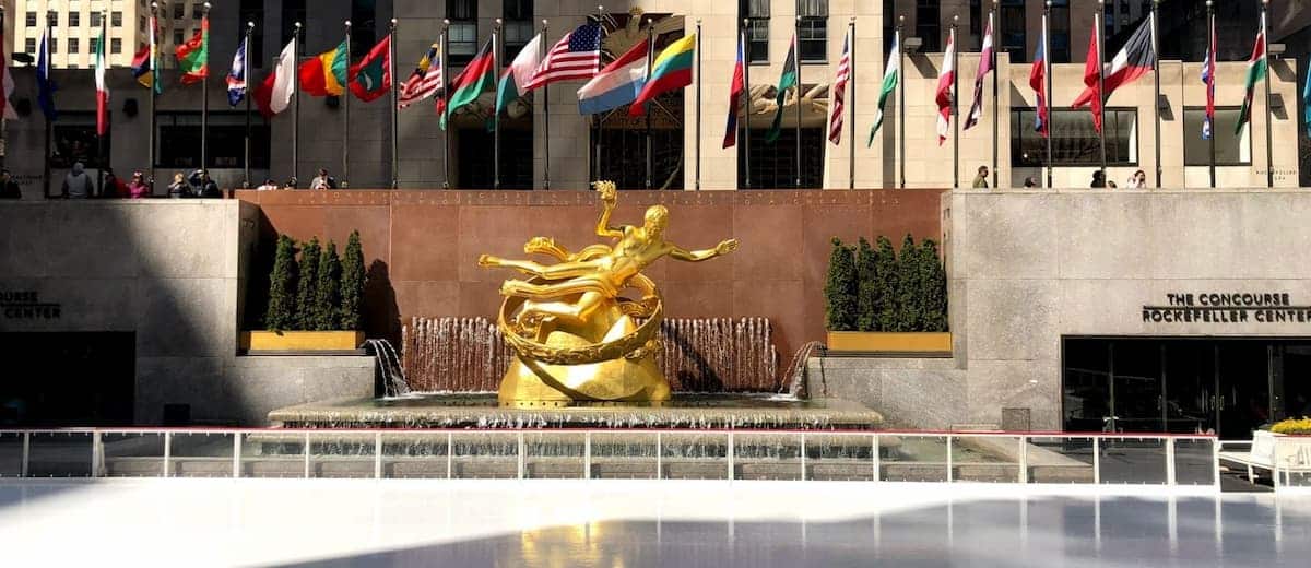 Chanel N°5 celebra su aniversario número 100 en Rockefeller Center, Nueva York