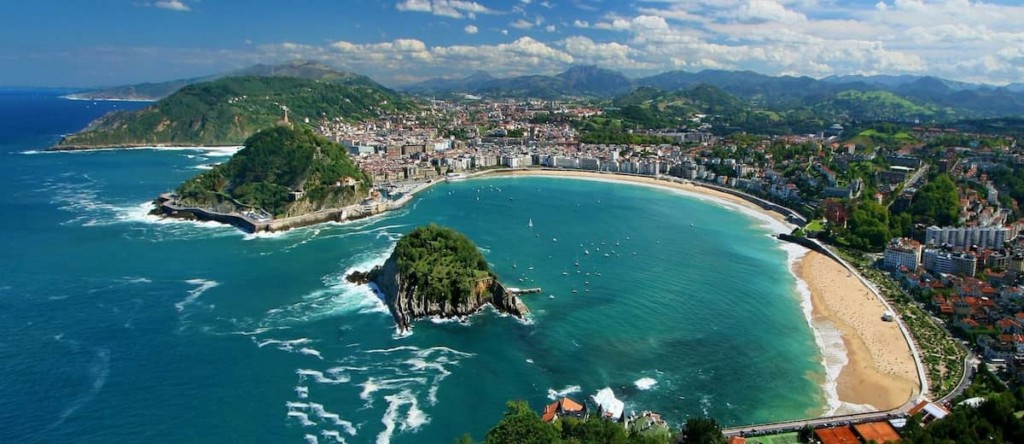 mascota Estos son los 9 lugares que tienes que ver en San Sebastián, una de las ciudades más lindas del País Vasco 9 lugares que ver en San Sebastián, España