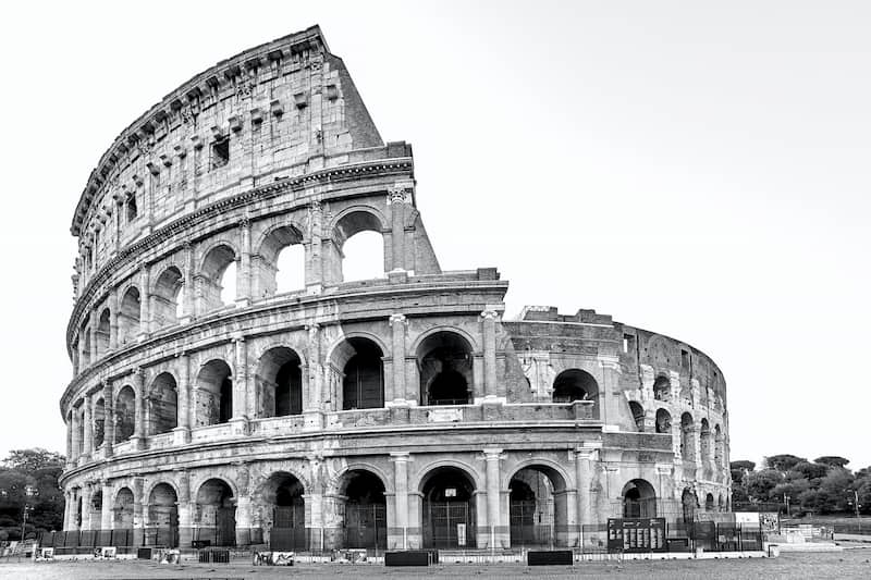 Turistas ingresaron de madrugada al Coliseo