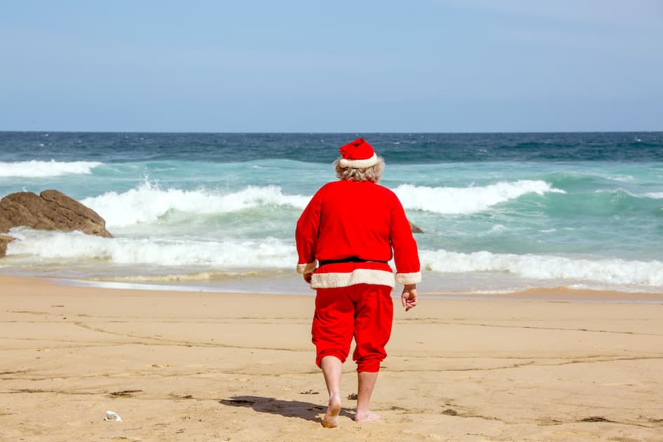 santa claus en la playa