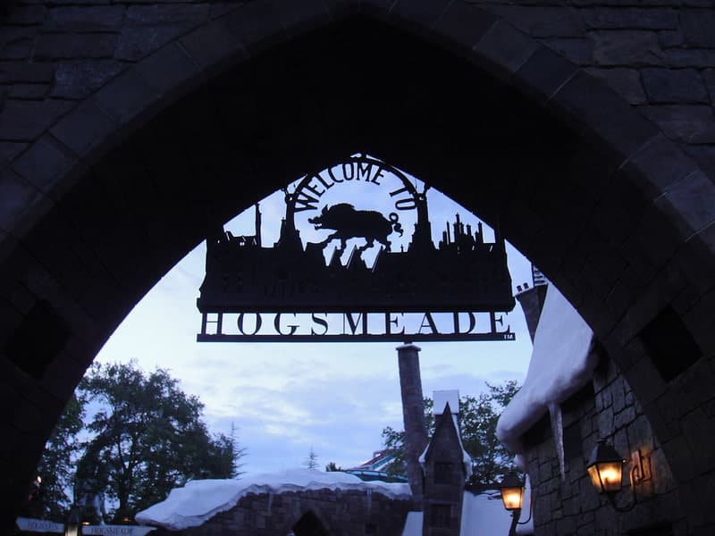 image wizarding world of harry potter 4 Hogsmeade