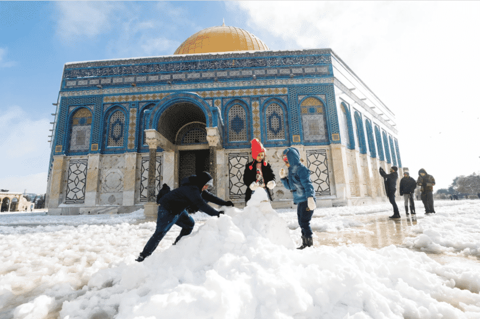 Jerusalén se tiñe de blanco tras una extraña nevada