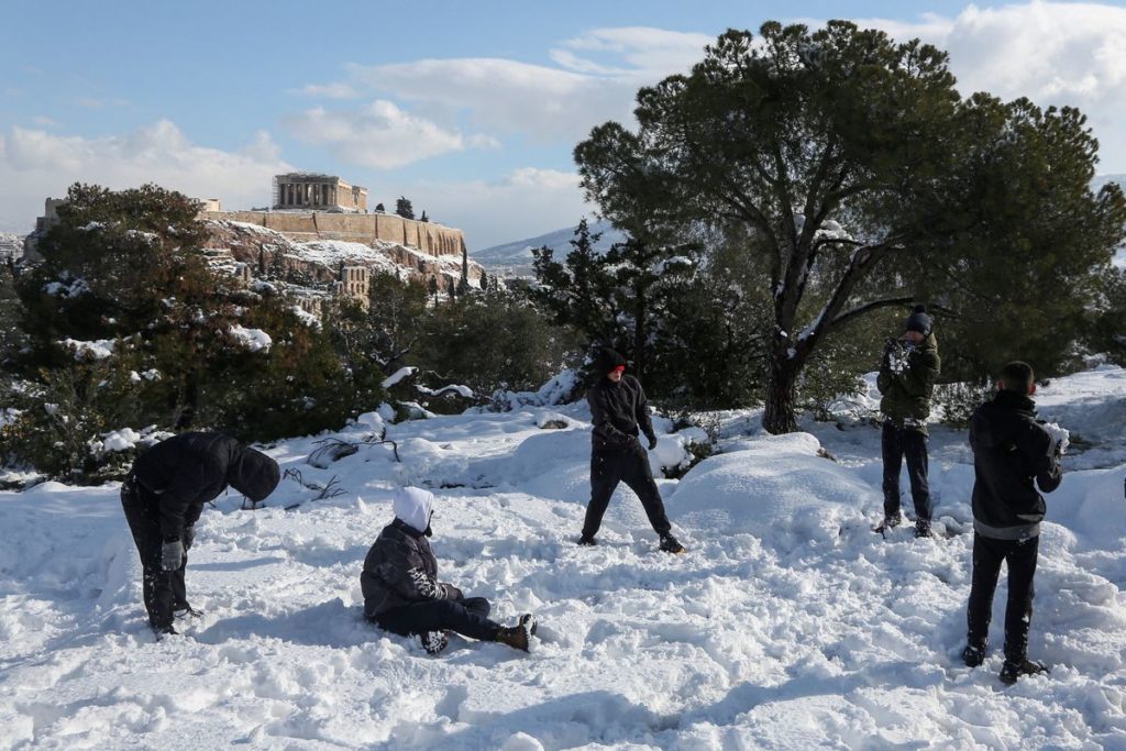 image temporal de nieve Un fuerte temporal de nieve deja impresionantes imagenes de Grecia cubierta de blanco 3