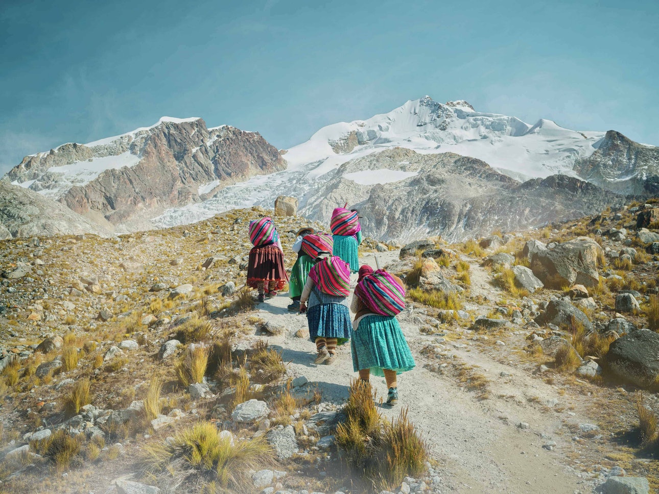 cholitas-escaladoras-cruce-de-los-andes