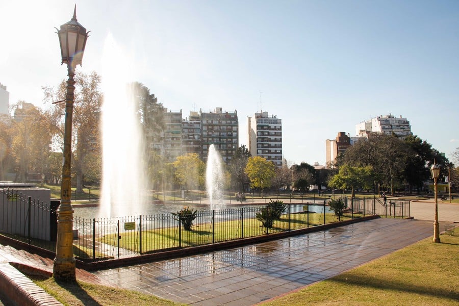 image Buenos Aires en bicicleta parque chacabuco recorrer buenos aires en bici