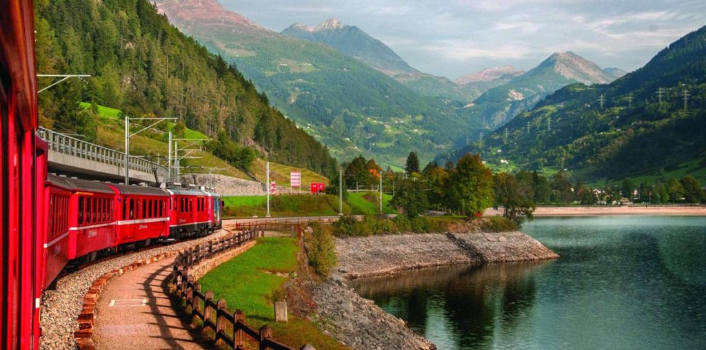 Bernina Express: conoce la más pintoresca de todas las rutas ferroviarias alpinas