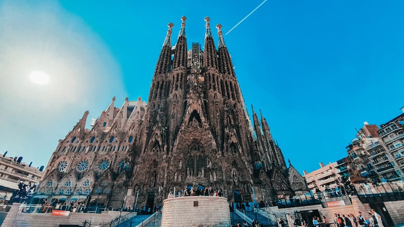 España considera la dosis de refuerzo para ingresar al país