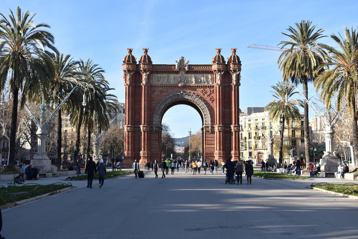 España incorpora la consideración de la dosis de refuerzo de la vacuna contra el COVID-19 para ingresar al país