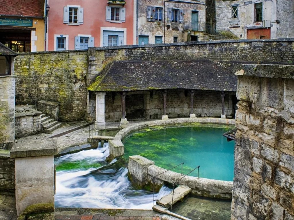 Fosse Dionne: este impresionante pozo sin fondo en Francia cautiva y asusta al mismo tiempo