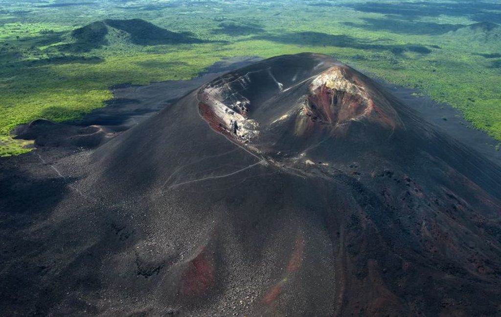 image Volcano boarding cerro negro volcan nicaragua excursiones