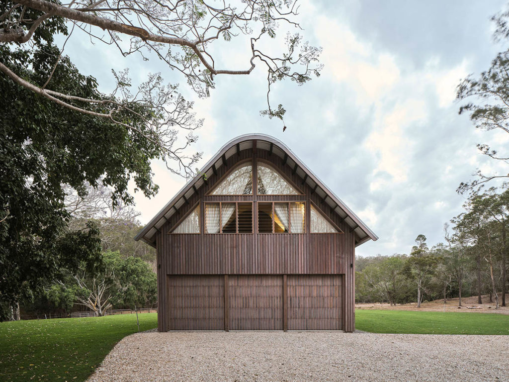 image granero paul uhlmann architets barn house pullenvale australia 3