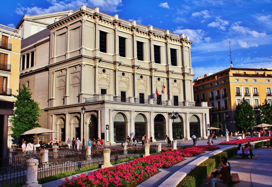 image centros culturales en Madrid teatro real madrid 1