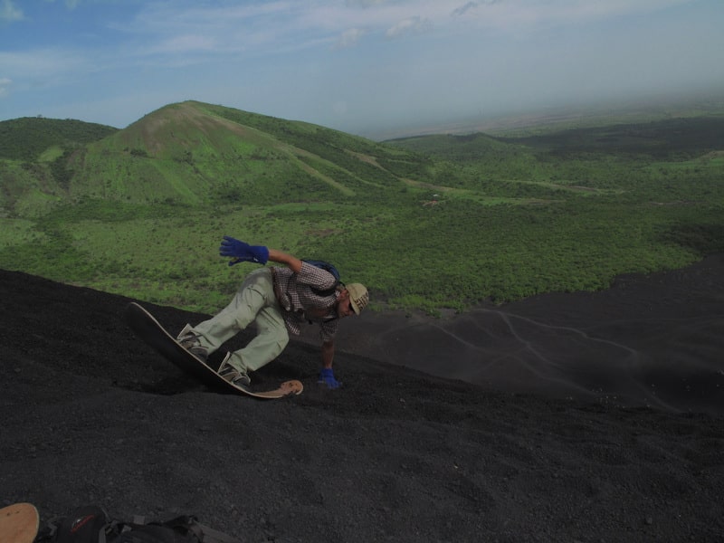 Volcano boarding: la actividad más exótica que puedes realizar en Nicaragua