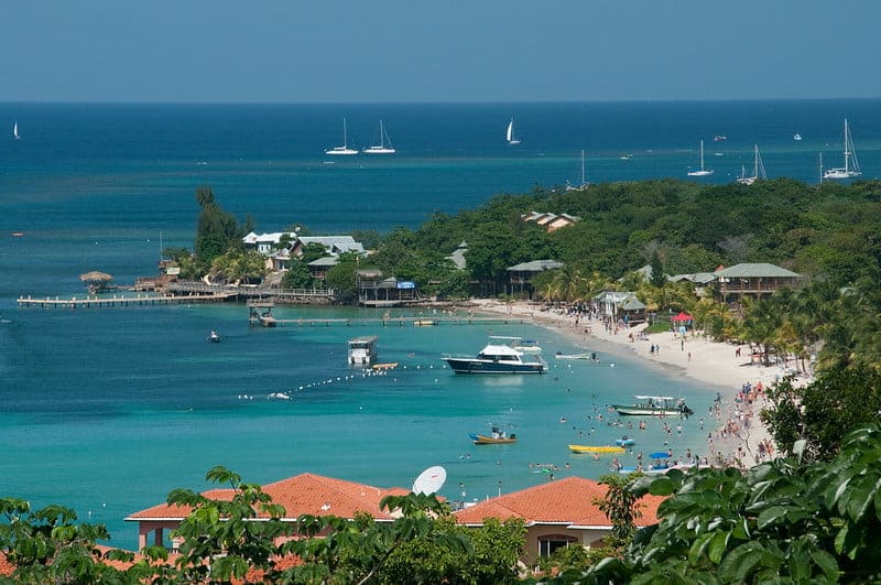 image playas de honduras 10 Sandy Bay Beach