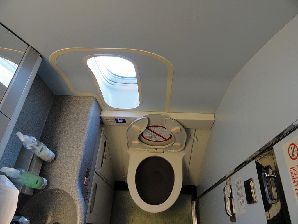 baño de avión