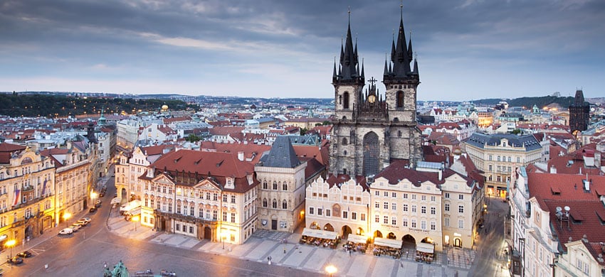 image Ciudad de las Cien Torres iglesia santa maria di tyn praga